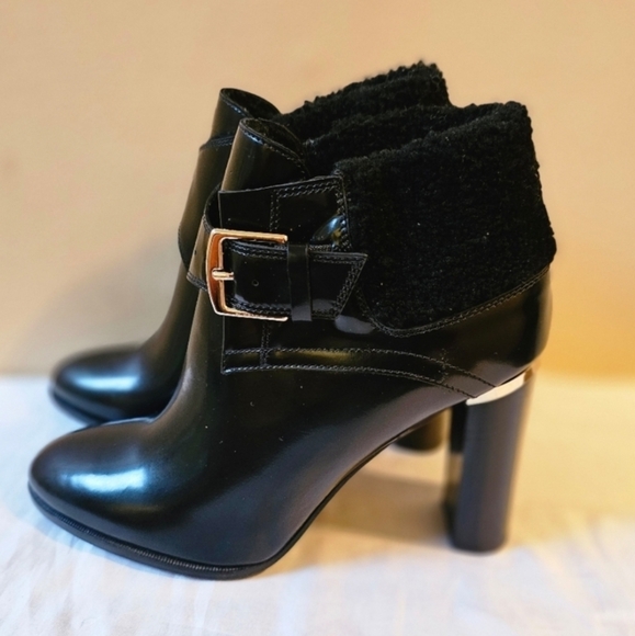 Burberry Leather Ankle Boots with fur trim size 38.5 US 8.5 NEW. - Picture 4 of 5